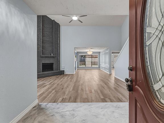 4th image of 2118 Creekshire Dr