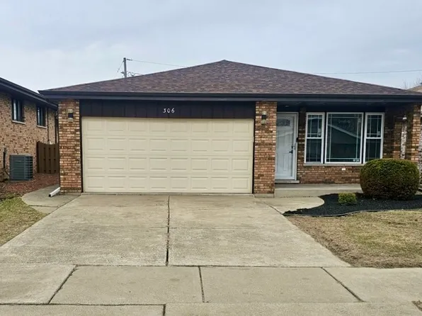 306 Escanaba Ave, Calumet City, IL 60409
