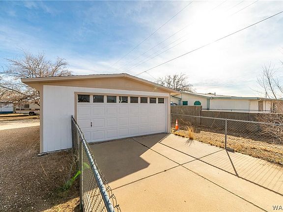4th image of 3126 & 3130 E Northfield Ave