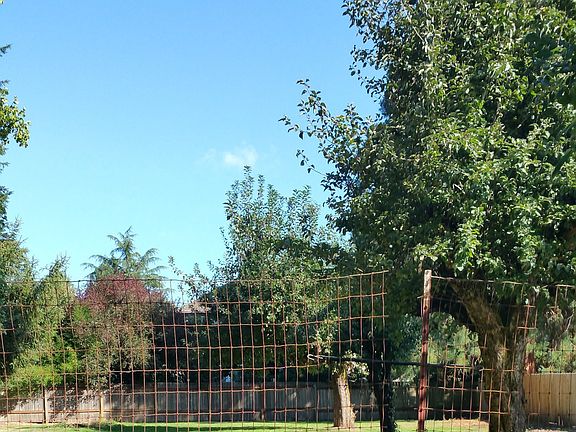 2nd image of 828 NE 47th Ave