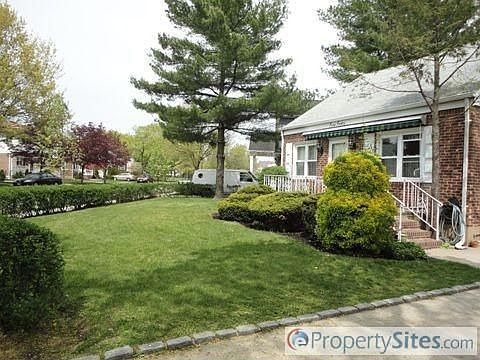 1st image of 540 Maple Dr W
