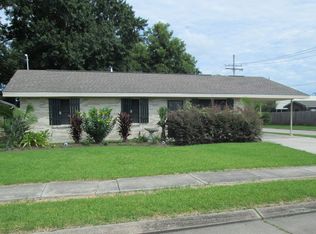 418 Holiday Dr, Houma, LA 70364