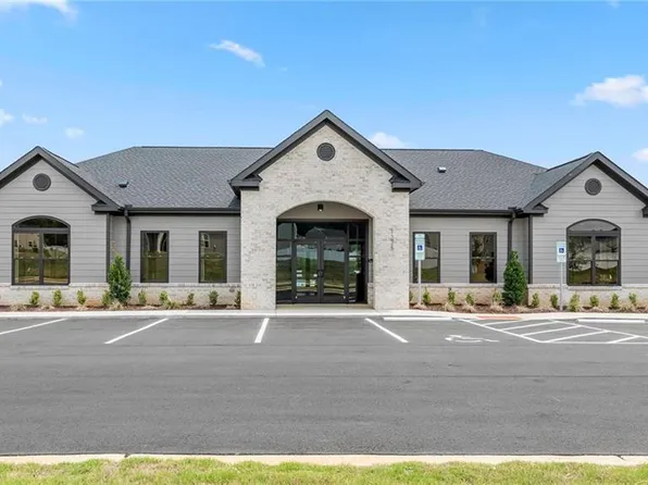 512 Kinneries Dr, Gibsonville, NC 27249