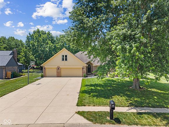 3rd image of 594 Windward Ln