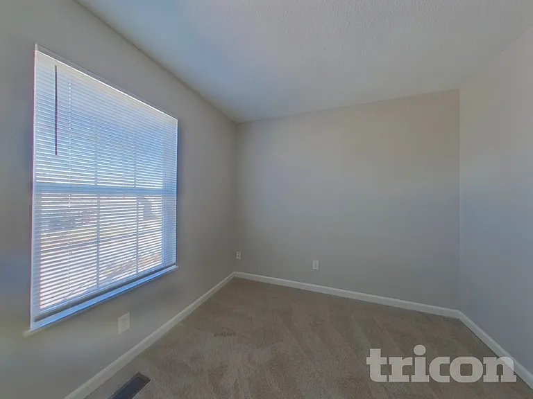 521 Halleck Ln — Photo 12