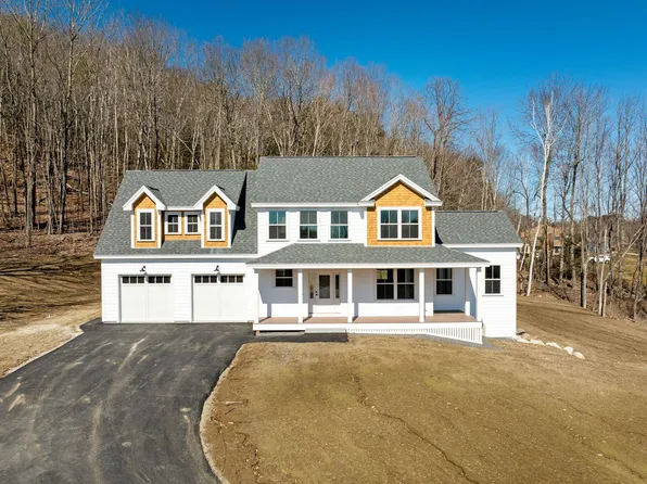 592 Blackstrap Road, Falmouth, ME 04105