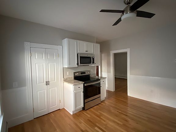 Kitchen/pantry area
