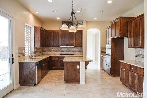 4th image of 993 Steamboat Ct
