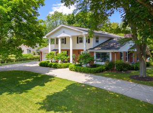 714 E Freistadt Rd, Thiensville, WI 53092