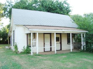 924 S 5th St, Chickasha, OK 73018