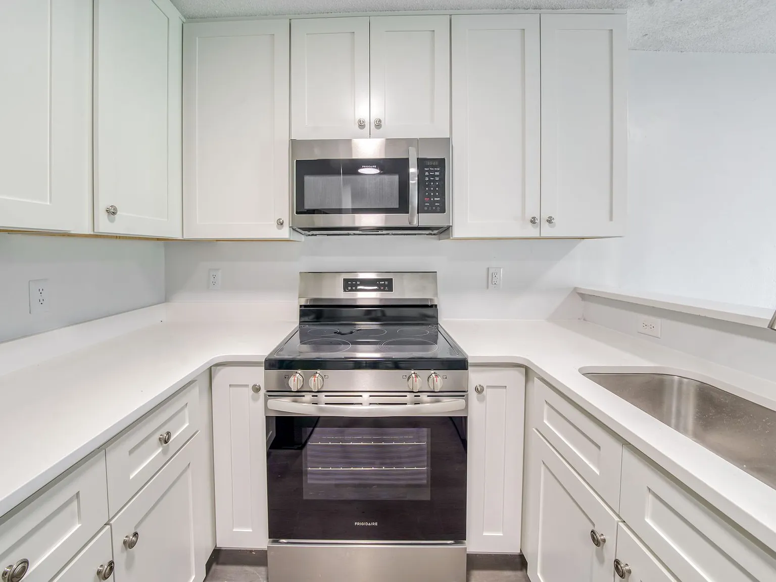 Knightdale Manor — Photo 1
