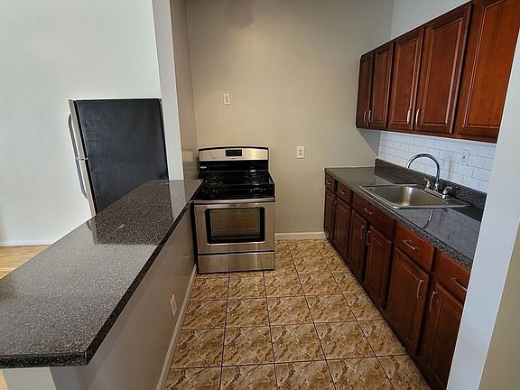 5th image of 874 De Kalb Ave #3E