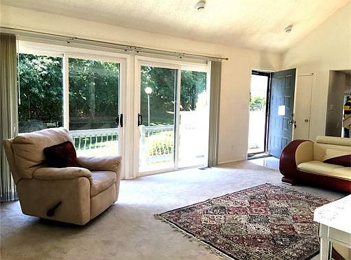 3rd image of 137 Linda Ln