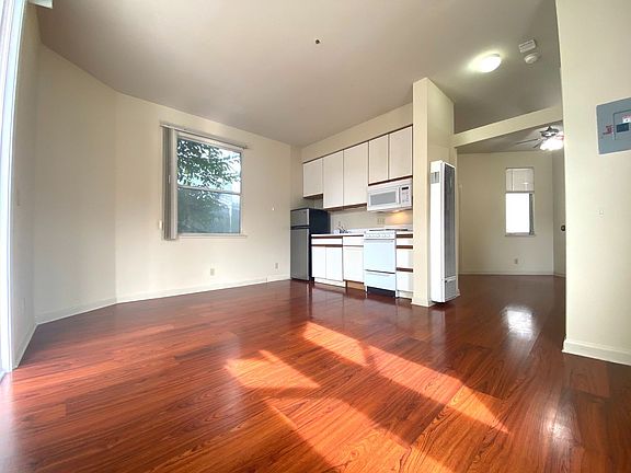 2nd image of 610 Pacific Ave APT 1