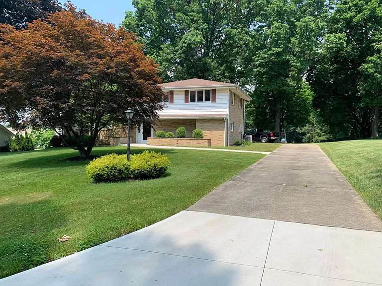 6139 Pickwick Cir NW — Photo 3