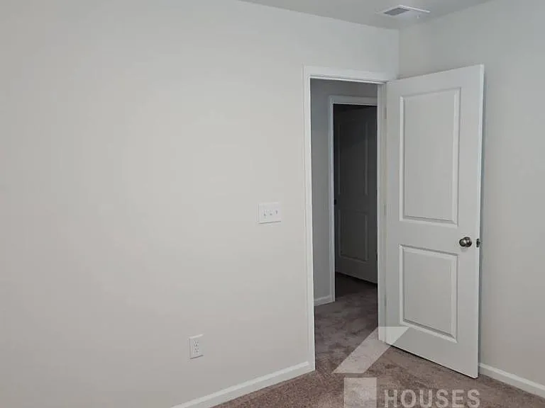 338 Prosperity Ln — Photo 9