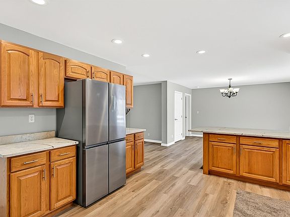 4th image of 704 Brattleboro Rd