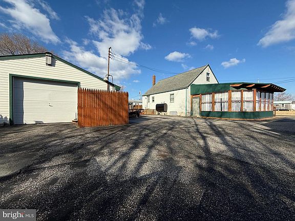 3rd image of 7 Princeton Ave