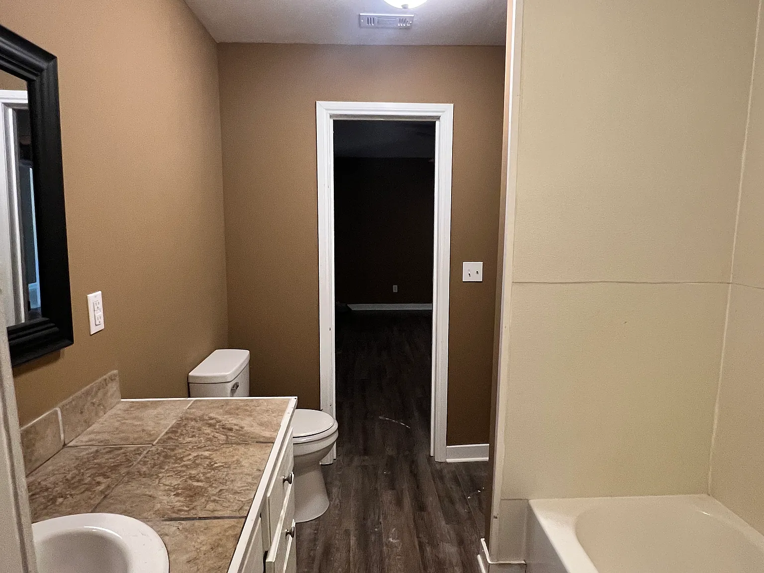 2 bed, 1.5 bath, 1100 sqft, $1,000 — Photo 3