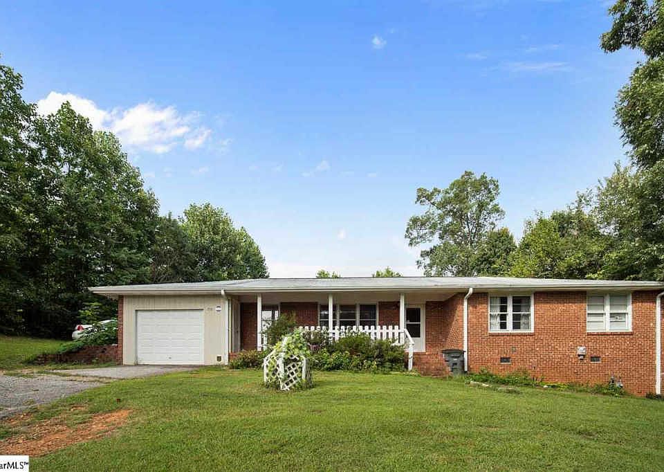1st image of 710 Crestwood Dr