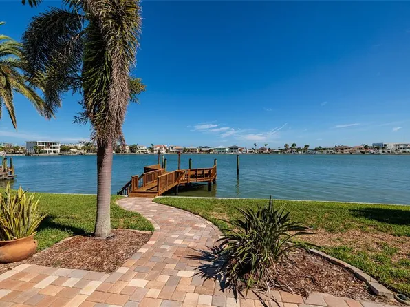 208 Bath Club Blvd N, North Redington Beach, FL 33708