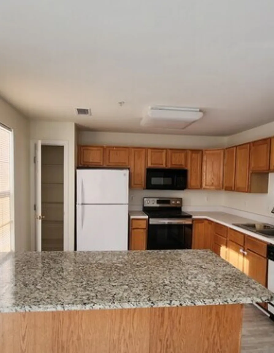 2 bed, 1120 sqft, $2,300 — Photo 2