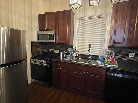 2nd image of 3630 N Ashland Ave #2