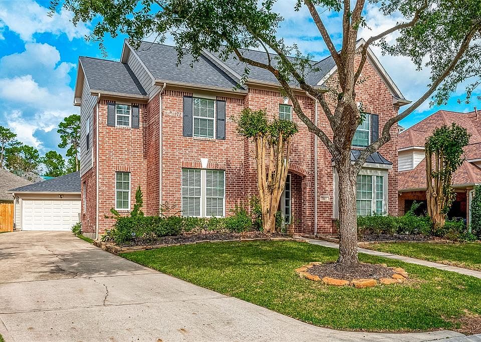 1st image of 7415 Auburn Oak Trl
