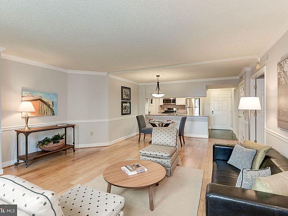 5th image of 1276 N Wayne St APT 705