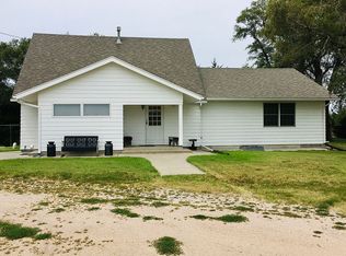 1221 SE 48th St, Newton, KS 67114