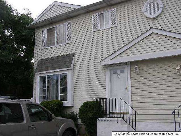 1st image of 23 Union Ct