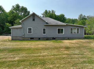 2900 E Leisure Ln, Midland, MI 48640