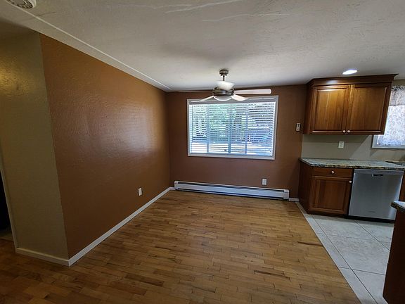 4th image of 2310 Trillium St SE