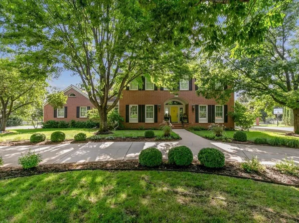 1010 N Linden Cir, Wichita, KS 67206