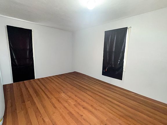 3rd image of 31 Marion St