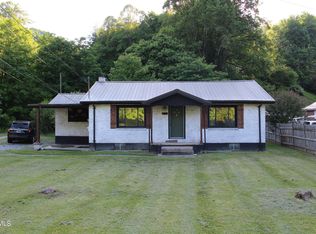 9049 Orby Cantrell Hwy, Pound, VA 24279