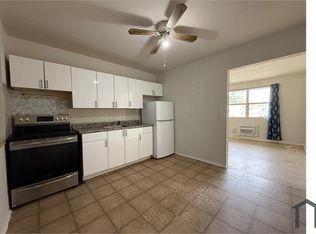 900 SW 5th St #2, Hallandale, FL 33009
