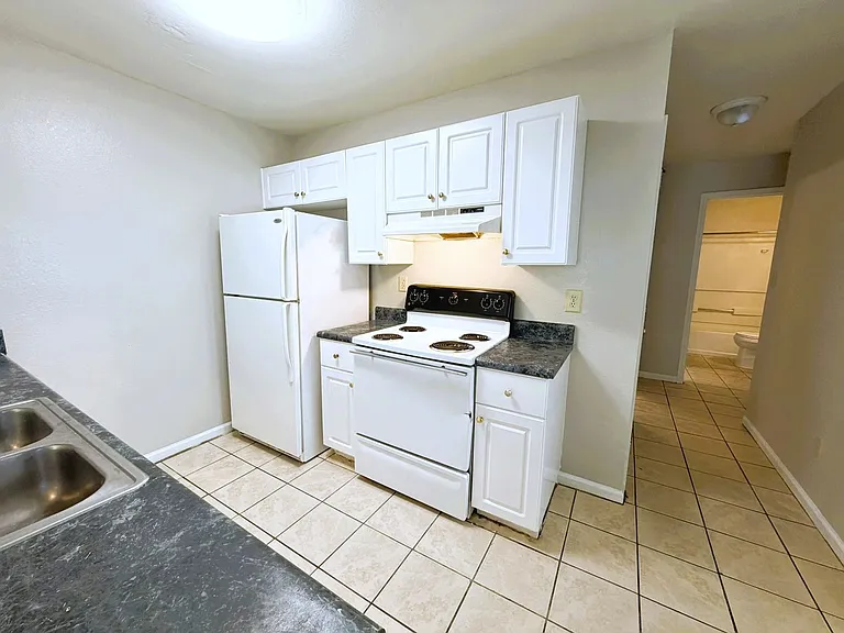 2708 Tess Cir — Photo 7