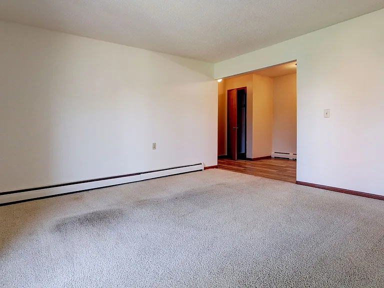 319 Oxford Ct #4 — Photo 8