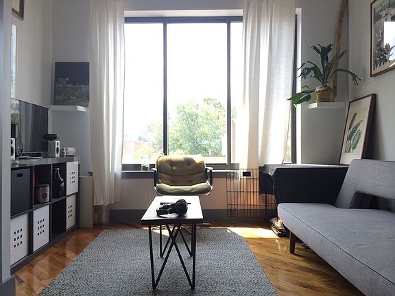 4th image of 65 Huron St #3B