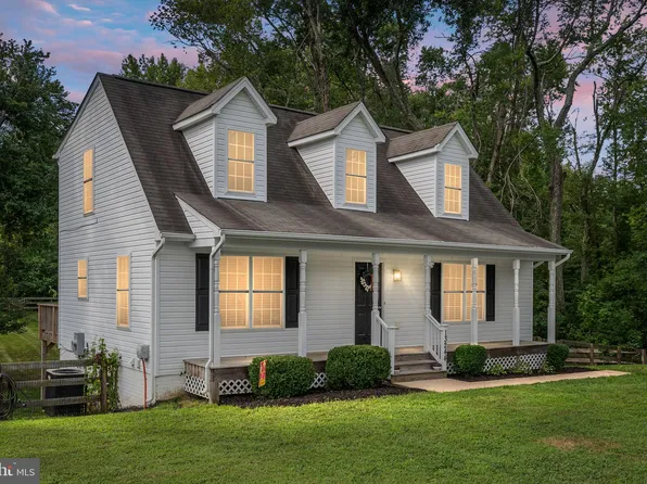 13244 Julien St, Woodford, VA 22580