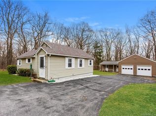 128 Kinney Rd, Amston, CT 06231