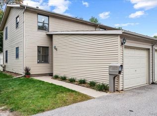 5940 N Newburgh Rd, Westland, MI 48185