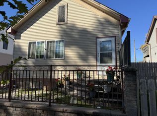 1562 Packard Ave, Racine, WI 53403