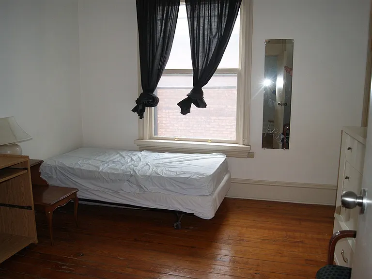 477 Slater St — Photo 3