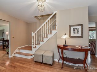 1S790 Lakewood Ln, Wheaton, IL 60189