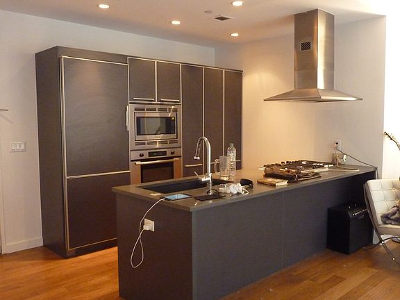 4th image of 70 Berry St