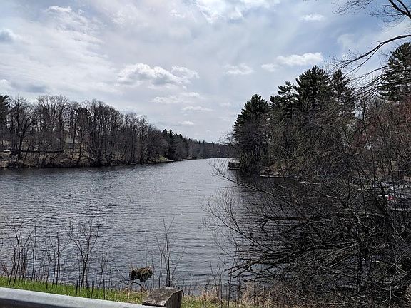 3rd image of 877 Cameron Bridge Dr