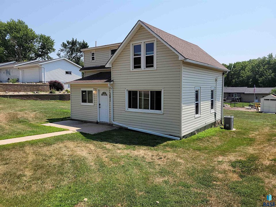 1st image of 241 Nidaros Ave