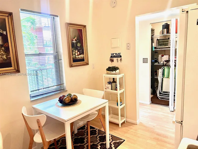 2841 Somerset Dr #215 — Photo 18